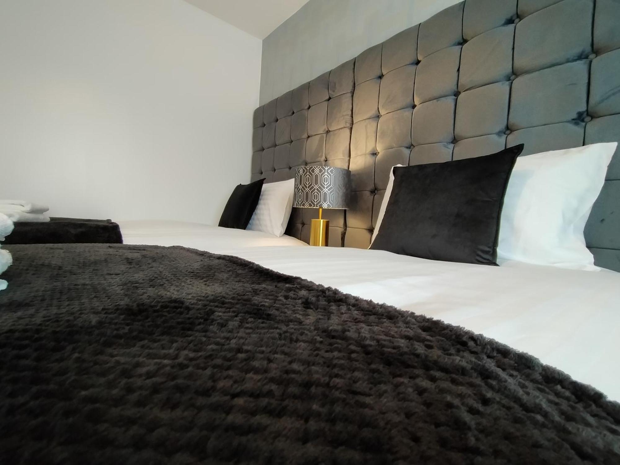 فيلا Sirius House - Sleeps 7, Driveway, Garden كرو المظهر الخارجي الصورة