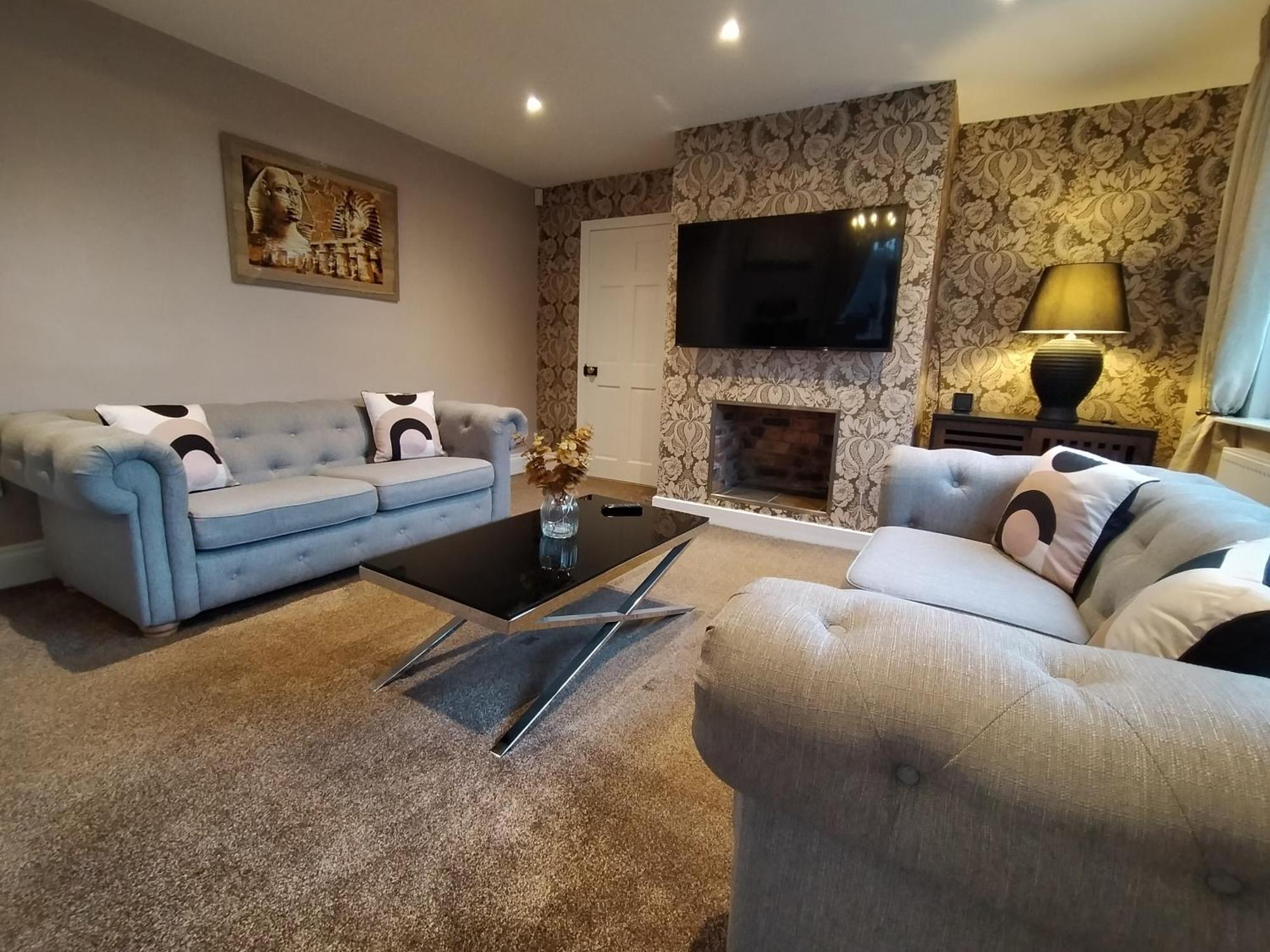 فيلا Sirius House - Sleeps 7, Driveway, Garden كرو المظهر الخارجي الصورة