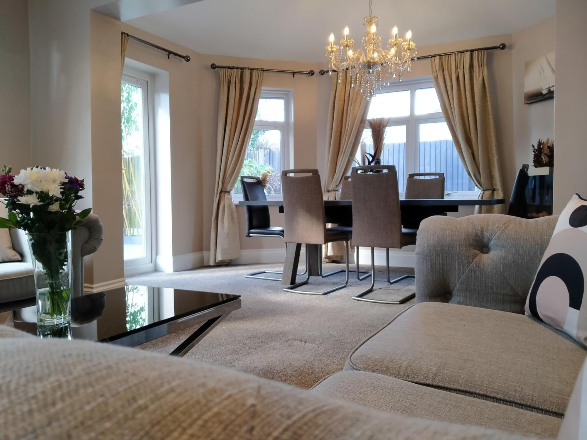فيلا Sirius House - Sleeps 7, Driveway, Garden كرو المظهر الخارجي الصورة