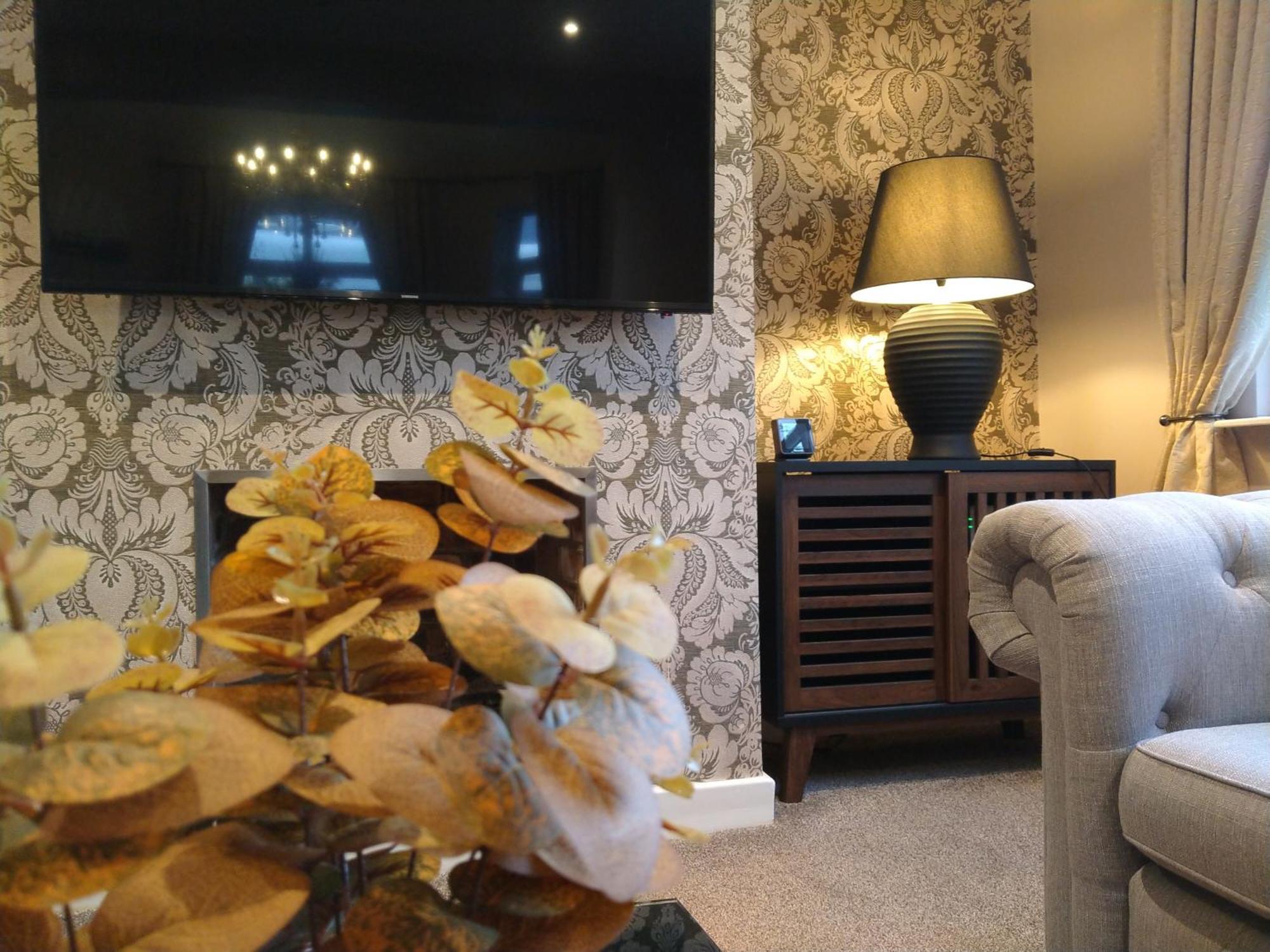 فيلا Sirius House - Sleeps 7, Driveway, Garden كرو المظهر الخارجي الصورة