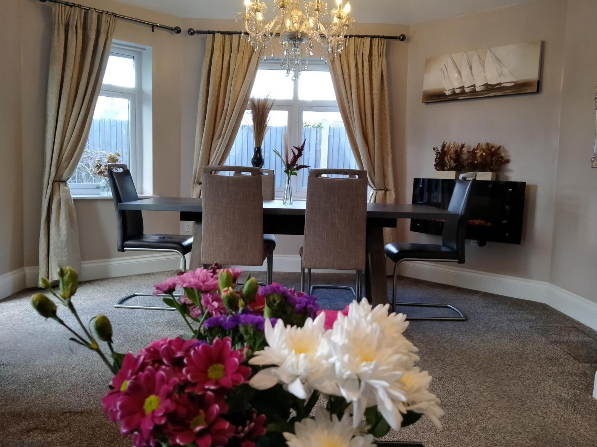 فيلا Sirius House - Sleeps 7, Driveway, Garden كرو المظهر الخارجي الصورة